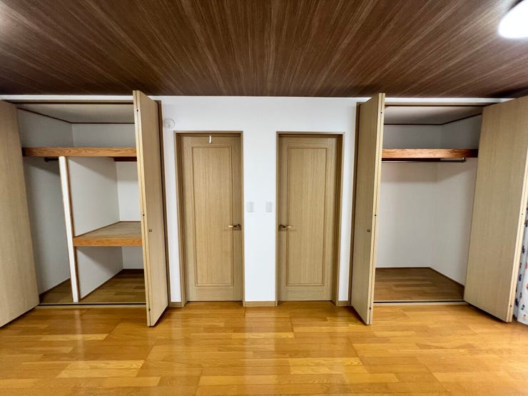 4.5帖の部屋、間仕切りで分けるような作りになってます