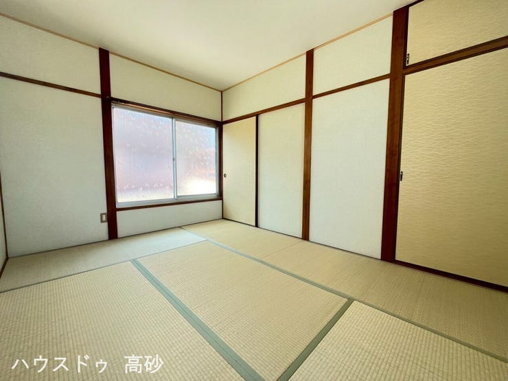 和室は洋室よりもクッション性があり、お子様の遊び場やお昼寝スペースにも最適ですね!