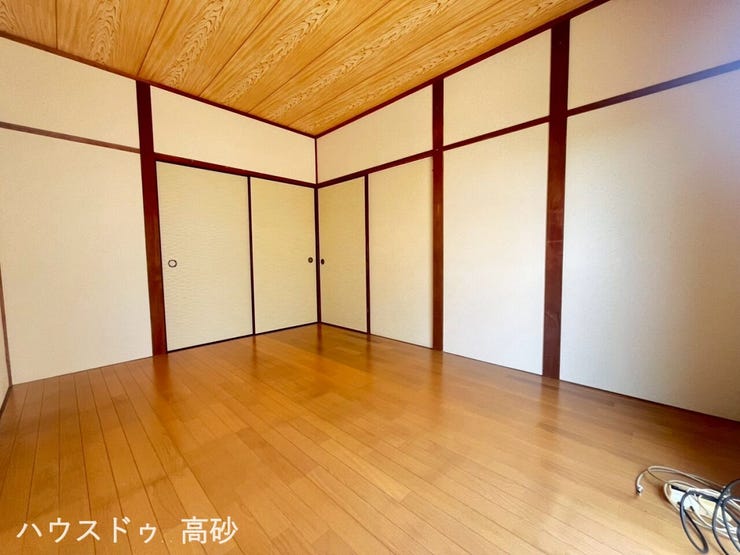 家具のレイアウトがしやすい、使い勝手の良い洋室です◎