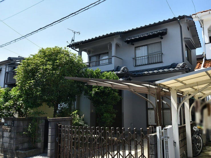 外観を南東側より撮影