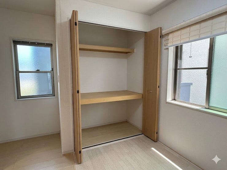 大容量のクローゼットなので、収納ボックスなどを配置することで多様な使い方ができ収納の幅が広がります!