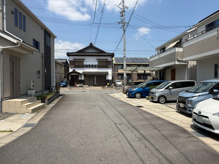 広々しているので駐車がしやすいです!