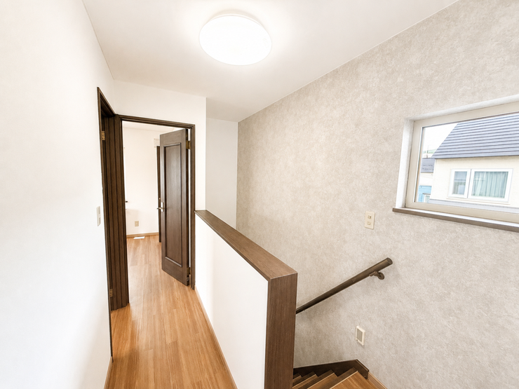 ■2階の廊下です!
■それぞれの部屋に行きやすい広さです!