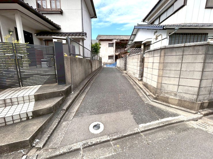 【建築条件無し】約123坪のゆとりある敷地♪公営水道♪下水道♪駅・スーパーまで徒歩5分圏内♪