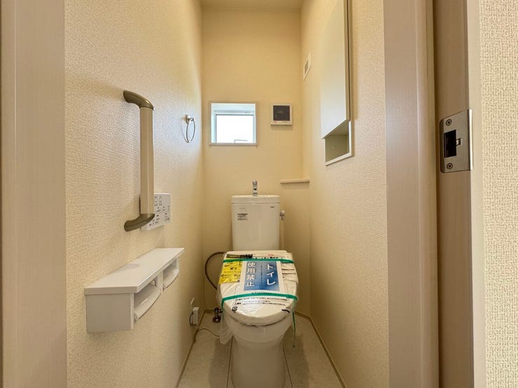 各階温水シャワー付きトイレ完備♪