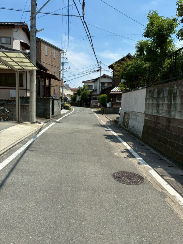 【前面道路含む現地写真】
