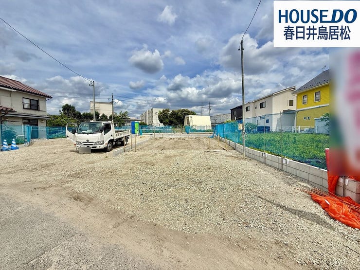 【外観】
◇6月18日撮影 外観写真◇
閑静な住宅街「上田楽町」に全3棟新築戸建が登場です♪【長期優良認定住宅】丈夫で安心・長持ち!減税や優遇措置も♪ゆとりの間取り3LDK+WIC♪駐車場並列2台分♪
