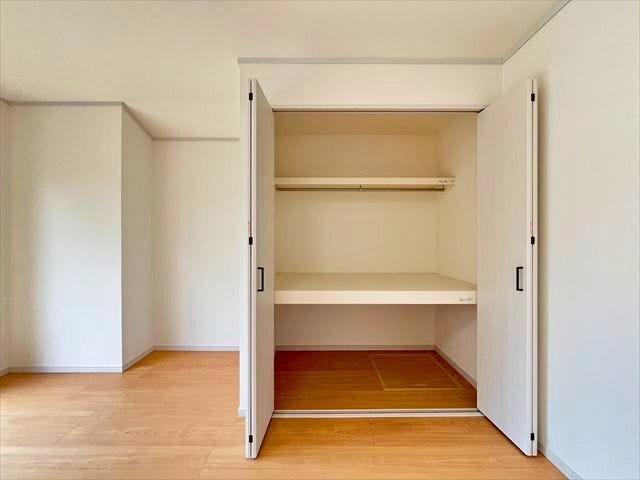 1階9帖洋室クローゼット