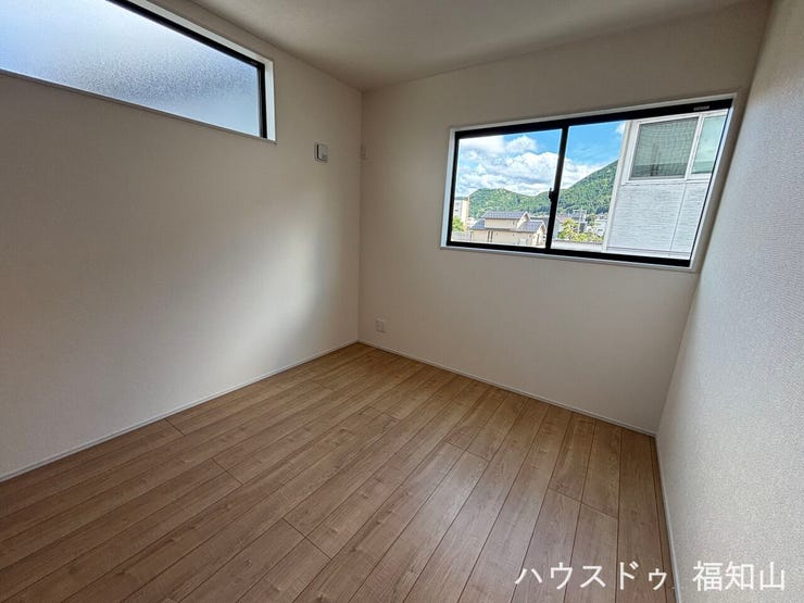 2F 4.8帖洋室 明るい陽光が差し込む洋室で、心地よい毎日を。