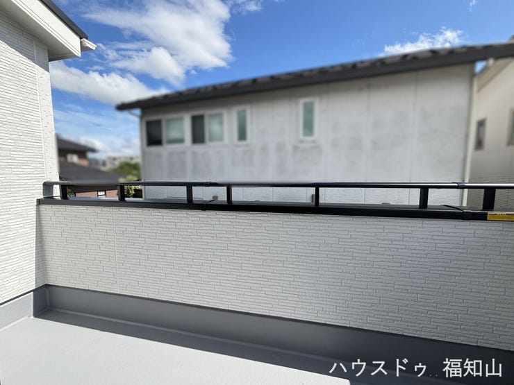 陽当たり抜群のバルコニーで、毎日に心地よい開放感を。