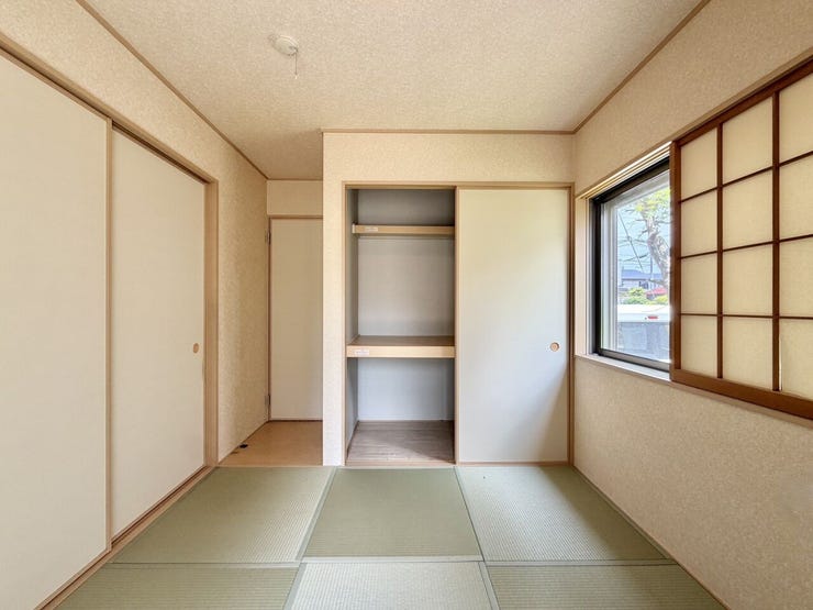 〈5.0帖〉押入れがついた和室は収納充実で来客にも対応可能です♪