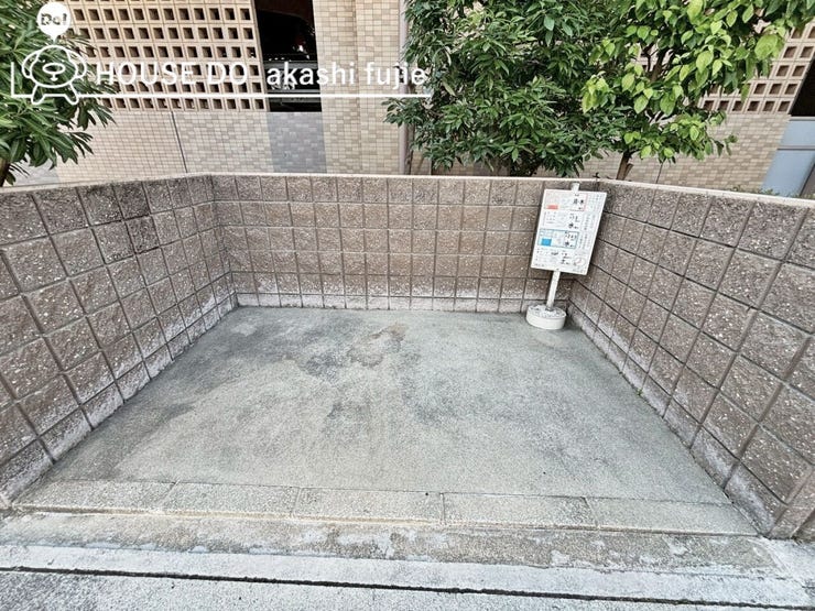 ゴミ捨て場になります