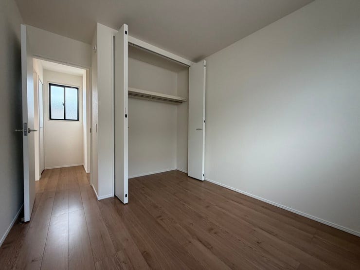 こちらも2階の5.2帖の洋室です。
収納は全居室設置されています!