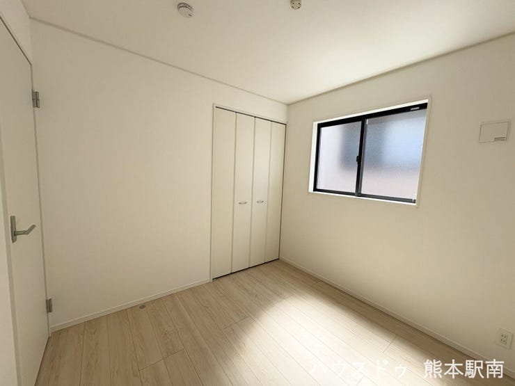 ■洋室4.5帖■
・子供部屋にも書斎にもライフスタイルに合わせた使い方ができる空間