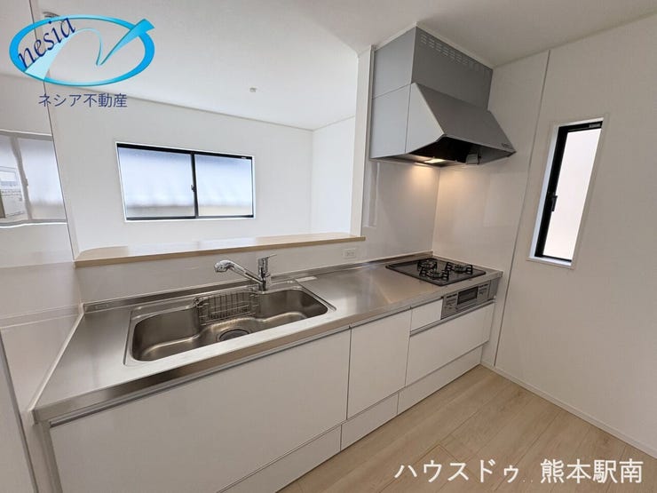 ■キッチン■
・カウンターキッチンで家族との会話を楽しみながら料理ができます。