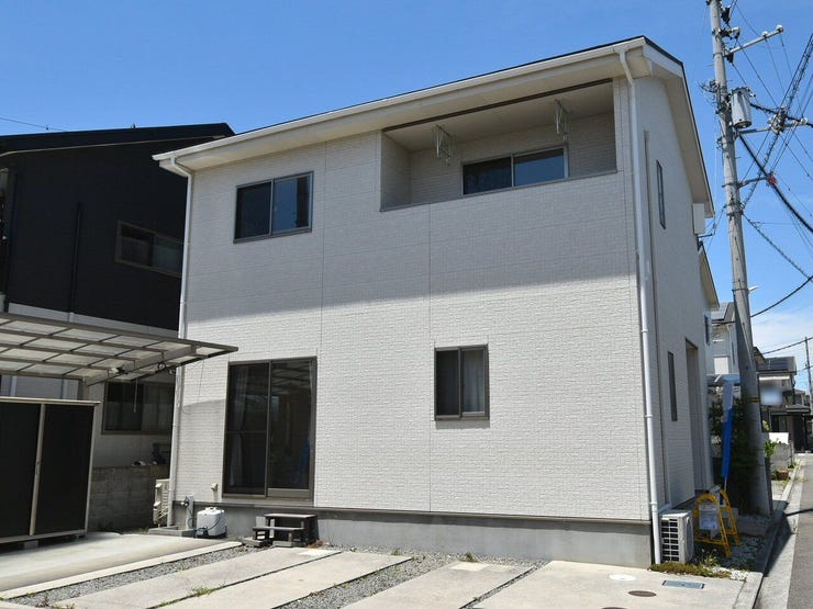 【外観】
外観を南東側より撮影