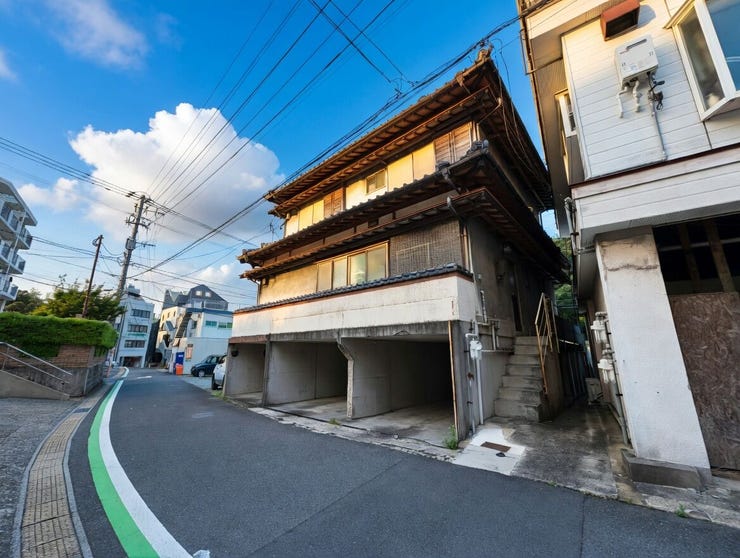 裏からの写真です。北側の道路