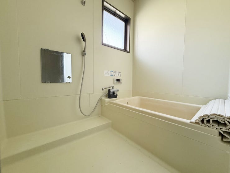 室内(2026年6月)撮影
◎本日案内可能◎
1坪タイプの浴室。小窓付きで換気ができます◎