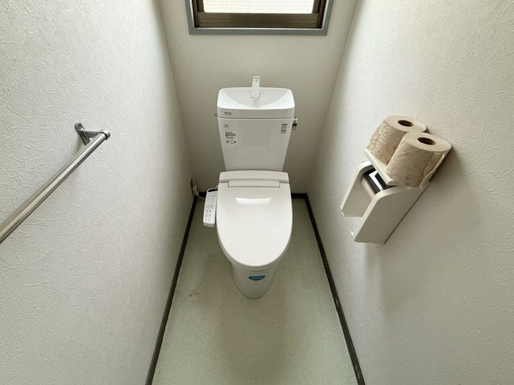 室内(2026年6月)撮影
◎本日案内可能◎
手すり付きのトイレは立ち座りも安心ですね◎