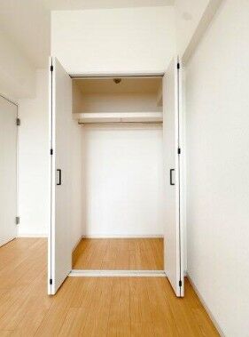 5.6帖東側洋室クローゼット
