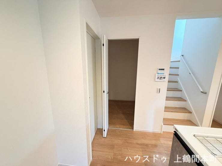 ゆとりある広さの納戸が暮らしをサポート。普段使わない荷物や季節物をまとめて収納でき、各部屋をすっきりと広く使えます。