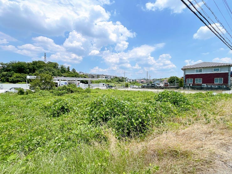 【外観】
「学園前駅」よりバス乗車8分、バス停「藤の木台」より徒歩3分の立地◎