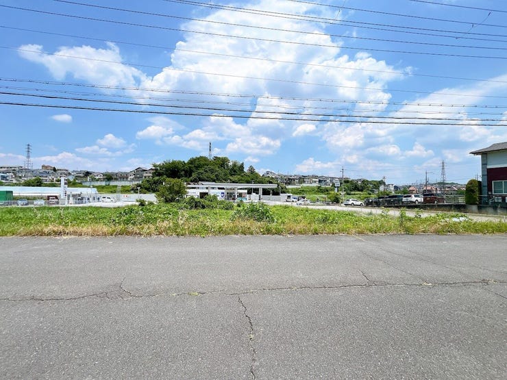 あたたかな陽が差し込み、優しい風が吹き込む陽当り・通風良好な立地です。