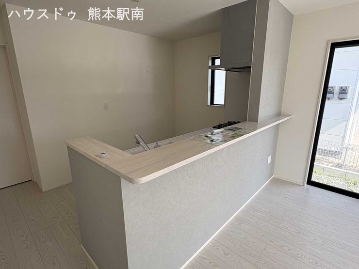 オープンキッチンでご家族との会話が弾む人気のキッチンです