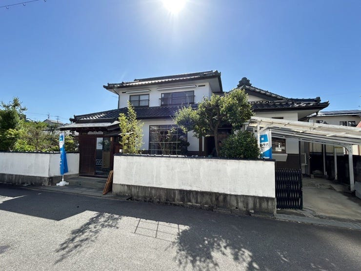 【外観】
リフォームして生まれ変わります!!