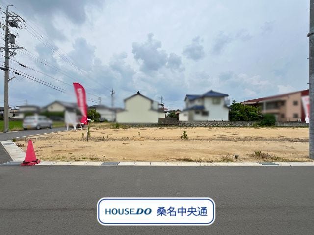 【外観】
長島町出口にある角地の更地です。こちらは建築条件付きのお土地となります。
