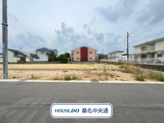 【外観】
長島町出口にある建築条件のない整形地です。車通りや人通りが少ないのでプライバシーも保たれます。