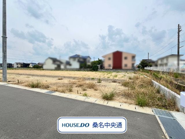 小中学校まで徒歩15分圏内、JR長島駅、近鉄長島駅まで徒歩10分圏内で通勤通学しやすいですね。