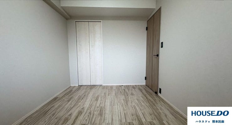 木目調の床・建具がお部屋を柔らかい雰囲気にしてくれます♪