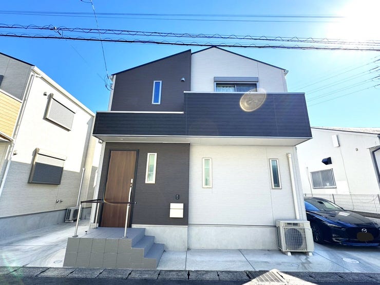 【外観】
2024年8月築の築浅物件♪富勢西小学校×富勢中学校徒歩10分圏内♪玄関横手洗いあり♪LDK天然木フローリング×ガス床暖房採用♪