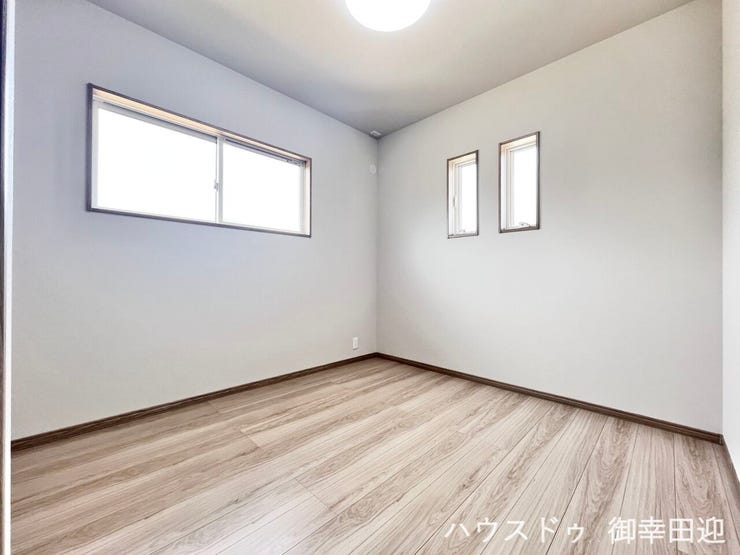 ■4.5帖洋室■寝室、書斎、趣味の部屋。家族の成長やライフスタイルに合わせ、様々な使い方ができる快適な空間です。