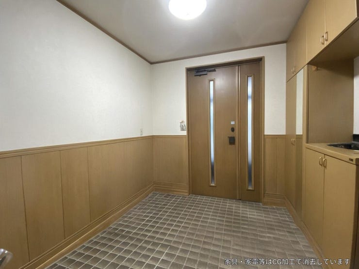 《玄関》
2世帯での利用も可能なゆとりある広さ!ベビーカー等でも使いやすい♪シューズボックスがあり収納スペースを確保。
※こちらの写真はCG加工をしております。ご了承ください。