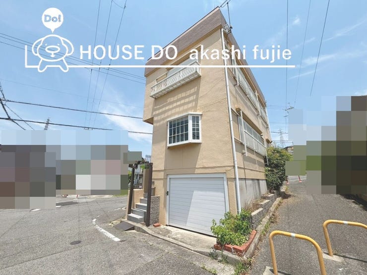 道路に囲まれた開放的な立地
車庫付き(車種制限あり)