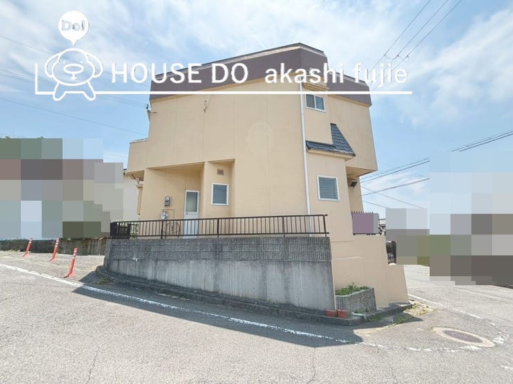 道路に囲まれた開放的な立地
車庫付き(車種制限あり)