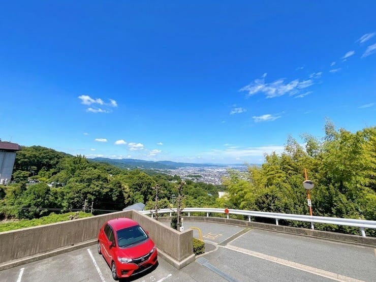 付近には緑や山など多く、豊かな自然の風景を望んでいただけます◎