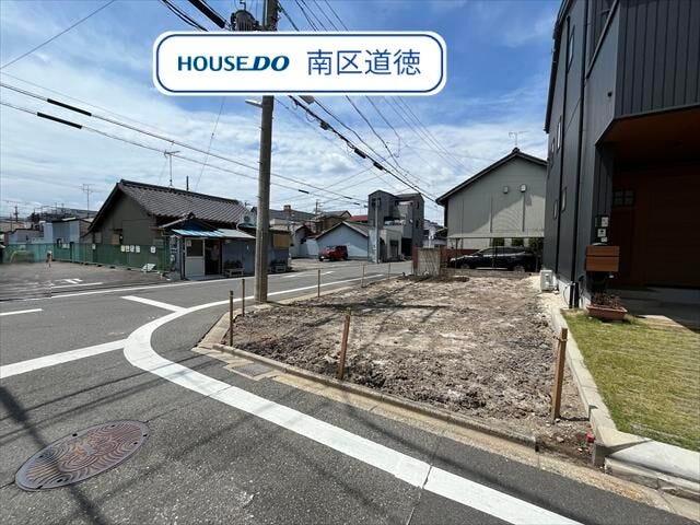 1階8.8帖洋室にWIC、3階に納戸が完備されます。収納豊富な住まいです♪