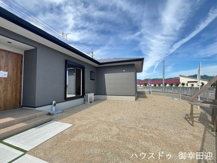 ■遊びと安らぎの多目的空間■子どもが安全に遊べ、ペットと触れ合い、大人も自然に癒やされる、暮らしを彩るスペースです。