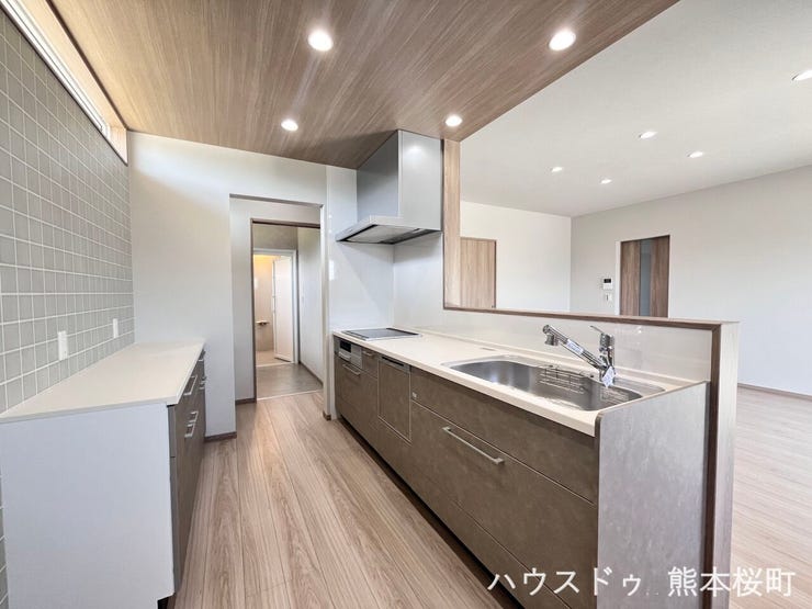 ■家族の「美味しい」が集まる舞台■高い機能性と美しいデザインを両立。料理する人も、待つ人も、笑顔になれる場所です。