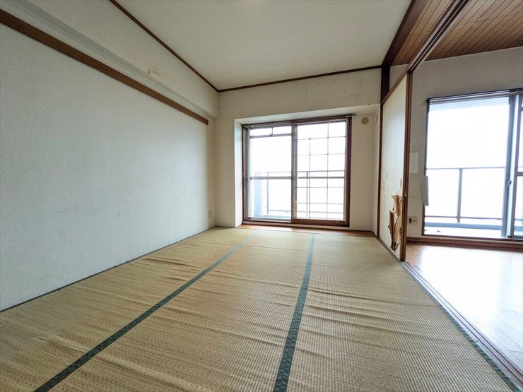 足をのばしてくつろげる和室があります。陽だまりの中でお昼寝など、幸せなひとときを過ごせそうです。