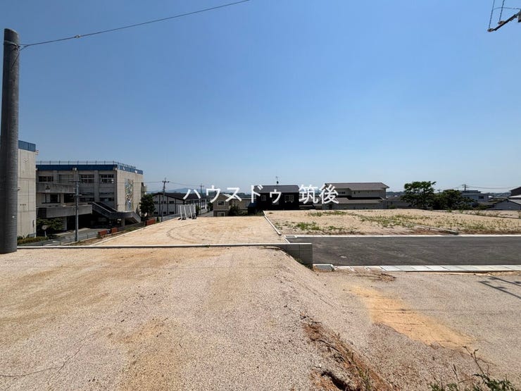 分譲地内道路は奥で行き止まり。通り抜け車両がなく、落ち着いた住環境です。