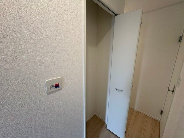1F