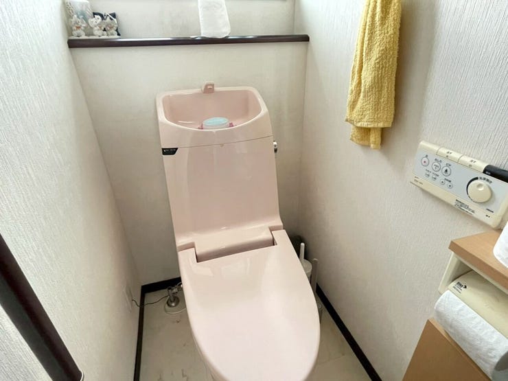 2階にもトイレがあります♪感染症の流行期の使い分けや、夜に行きたくなった時に重宝します♪