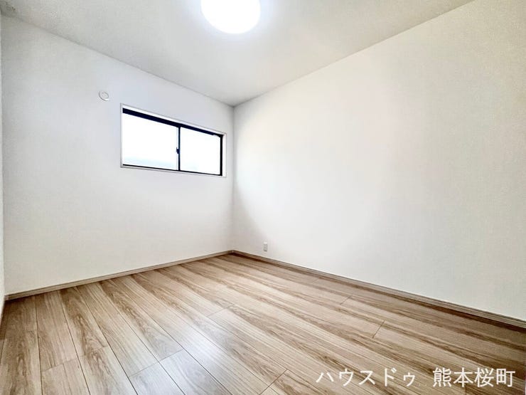 ■5.25帖洋室②■寝室、書斎、趣味の部屋。家族の成長やライフスタイルに合わせ、様々な使い方ができる快適な空間です。
