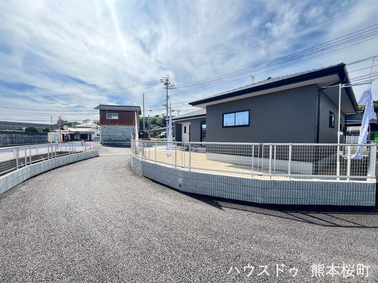 ■理想を叶える新しい暮らしの舞台■高いデザイン性と機能性を兼ね備えた住まい。ここで、家族の新しい物語が始まります。