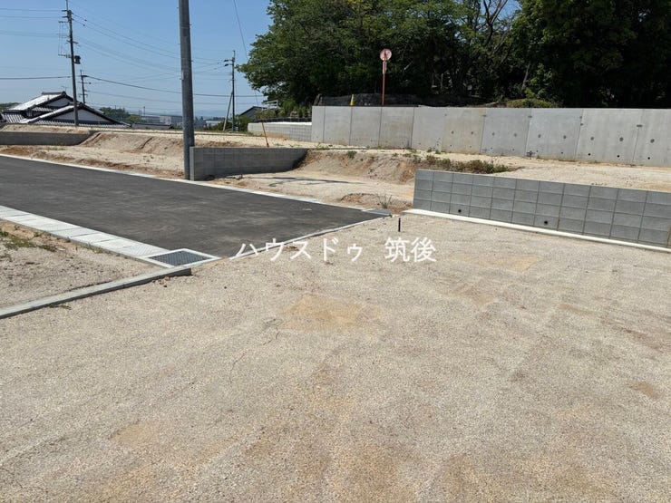 道路側に駐車スペースを計画しやすく、外構計画も検討しやすい区画です。
