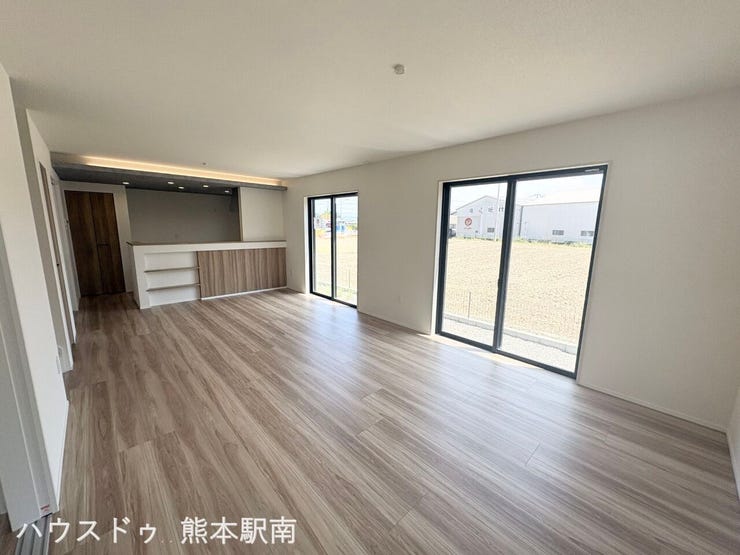 ■リビング■
家族が自然と集まる明るく開放感あふれるリビングです
ゆったりとした空間で心地よい時間をお過ごしいただけます